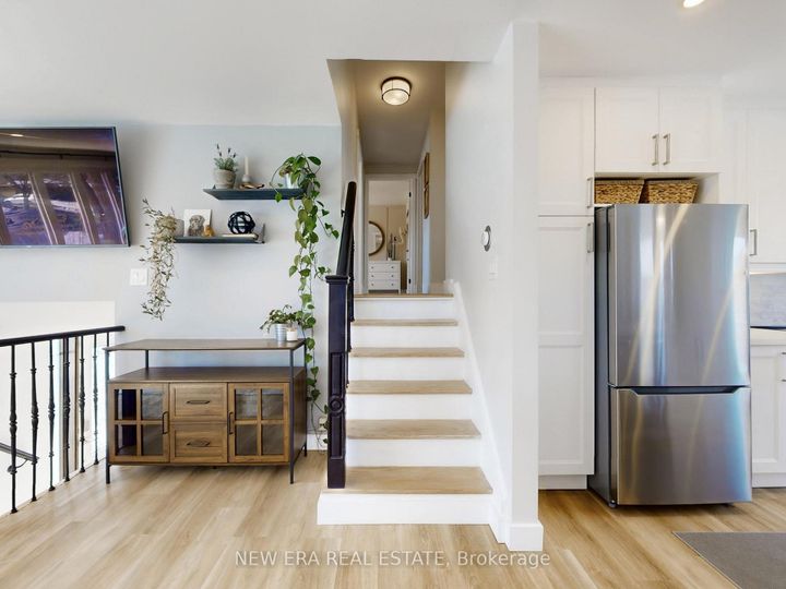 Photo 21 at 2611 Truscott Drive, Clarkson, Mississauga