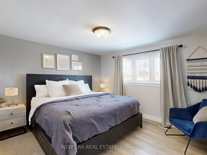 Photo 22 at 2611 Truscott Drive, Clarkson, Mississauga