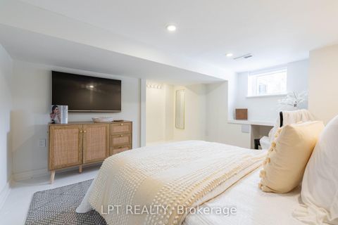 Photo 32 at 91 Cleveland Street, Mount Pleasant East, Toronto