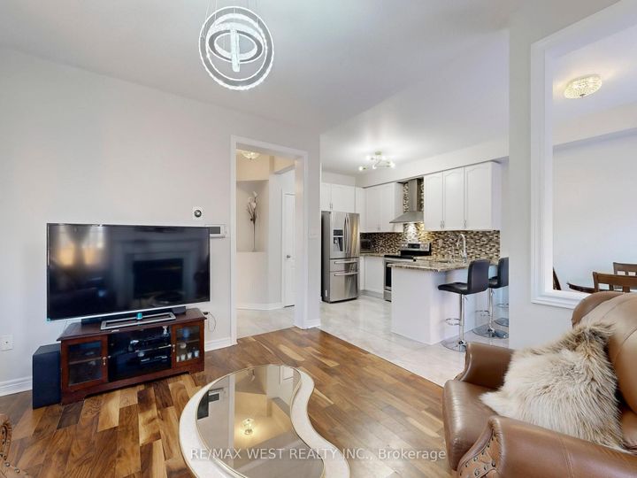 Photo 10 at 56 Planter Crescent, Vellore Village, Vaughan