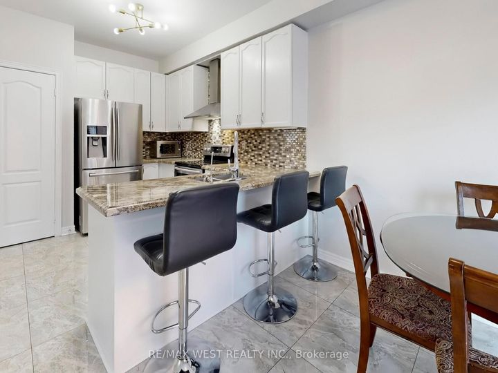 Photo 14 at 56 Planter Crescent, Vellore Village, Vaughan