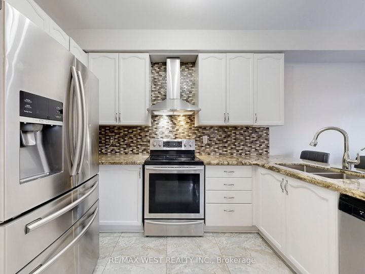 Photo 15 at 56 Planter Crescent, Vellore Village, Vaughan