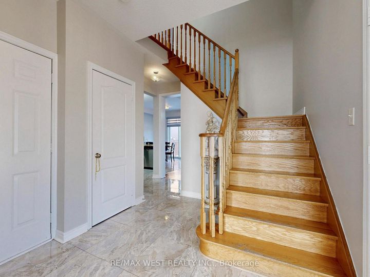 Photo 25 at 56 Planter Crescent, Vellore Village, Vaughan