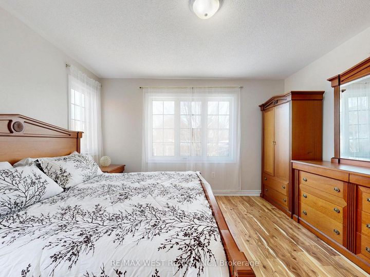 Photo 27 at 56 Planter Crescent, Vellore Village, Vaughan