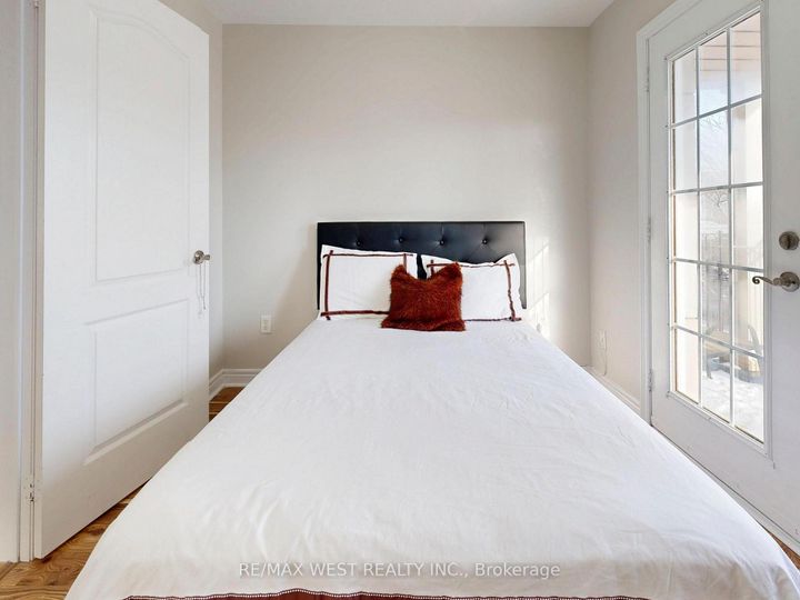 Photo 38 at 56 Planter Crescent, Vellore Village, Vaughan