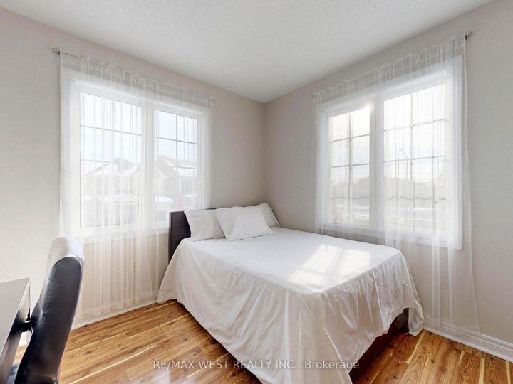 Photo 39 at 56 Planter Crescent, Vellore Village, Vaughan