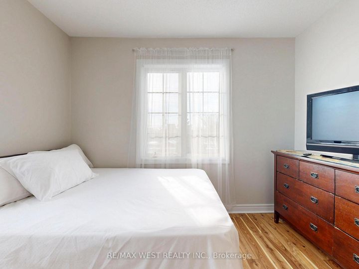 Photo 40 at 56 Planter Crescent, Vellore Village, Vaughan