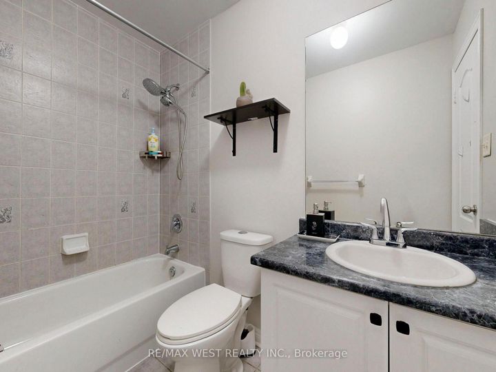 Photo 42 at 56 Planter Crescent, Vellore Village, Vaughan