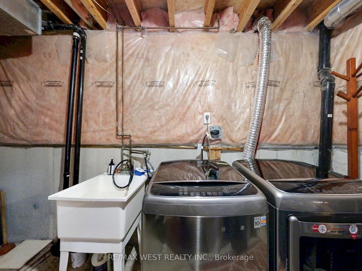 Photo 44 at 56 Planter Crescent, Vellore Village, Vaughan