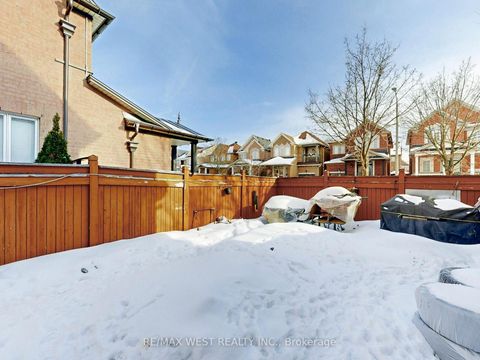 Photo 5 at 56 Planter Crescent, Vellore Village, Vaughan