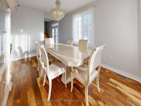Photo 13 at 56 Planter Crescent, Vellore Village, Vaughan