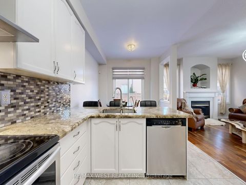 Photo 18 at 56 Planter Crescent, Vellore Village, Vaughan