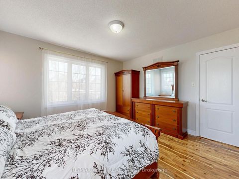 Photo 28 at 56 Planter Crescent, Vellore Village, Vaughan