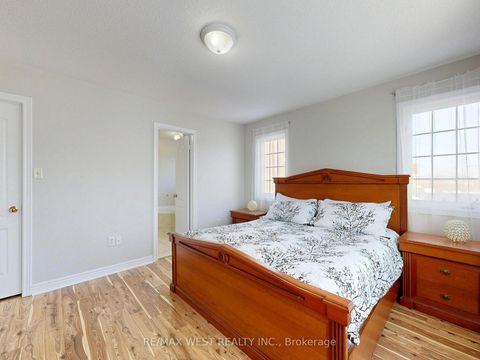 Photo 29 at 56 Planter Crescent, Vellore Village, Vaughan