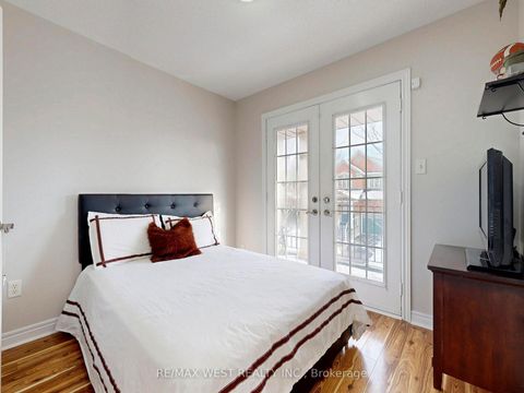 Photo 36 at 56 Planter Crescent, Vellore Village, Vaughan