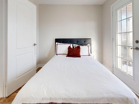 Photo 38 at 56 Planter Crescent, Vellore Village, Vaughan