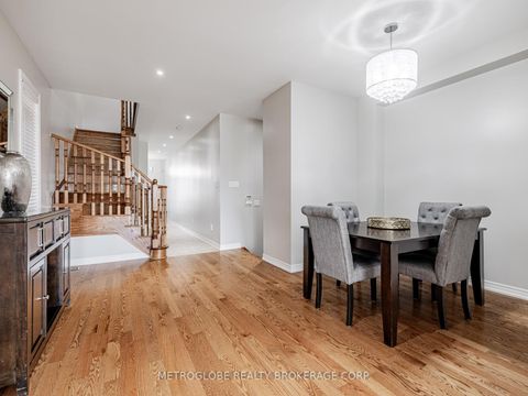 Photo 5 at 26 Spruce Pine Crescent, Patterson, Vaughan