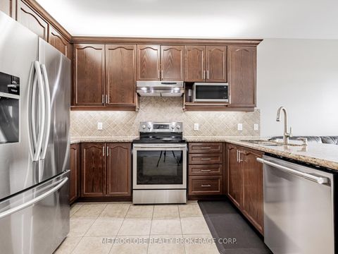 Photo 10 at 26 Spruce Pine Crescent, Patterson, Vaughan