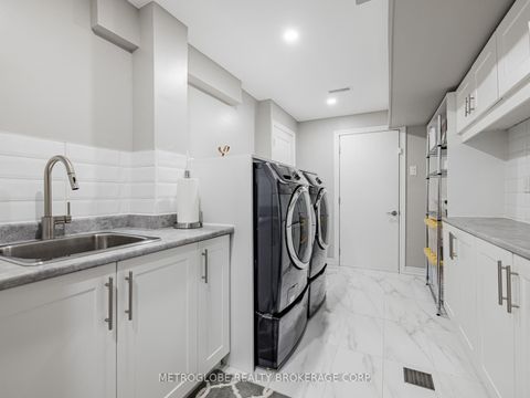 Photo 24 at 26 Spruce Pine Crescent, Patterson, Vaughan