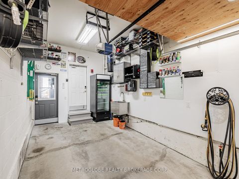 Photo 30 at 26 Spruce Pine Crescent, Patterson, Vaughan