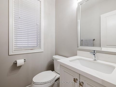 Photo 31 at 26 Spruce Pine Crescent, Patterson, Vaughan