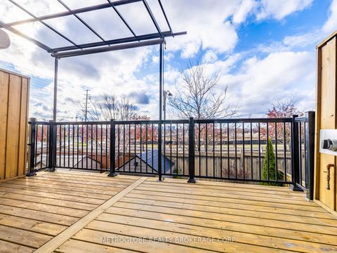 Photo 32 at 26 Spruce Pine Crescent, Patterson, Vaughan