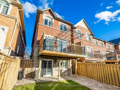 Photo 33 at 26 Spruce Pine Crescent, Patterson, Vaughan