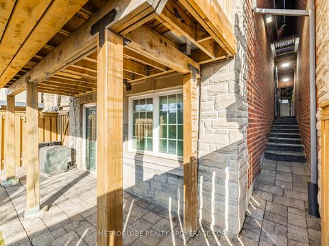 Photo 35 at 26 Spruce Pine Crescent, Patterson, Vaughan