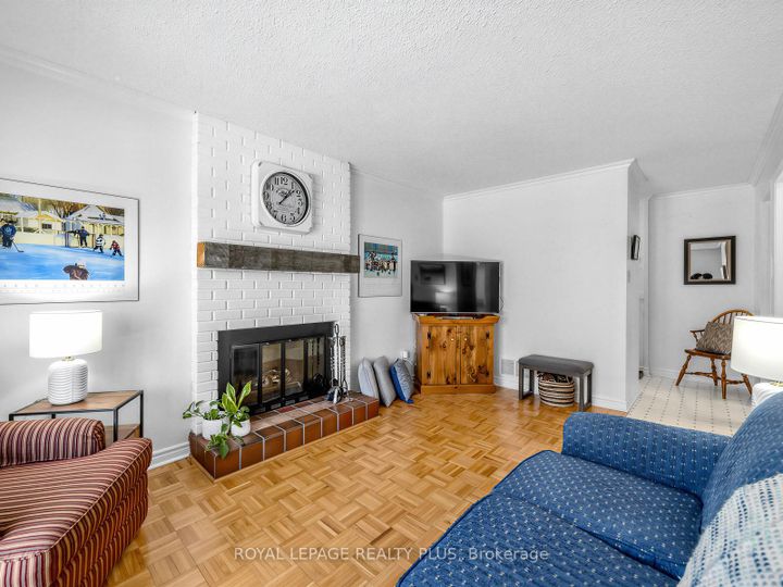 Photo 11 at 4138 Marigold Crescent, Erin Mills, Mississauga