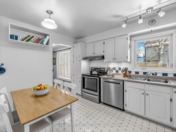 Photo 16 at 4138 Marigold Crescent, Erin Mills, Mississauga