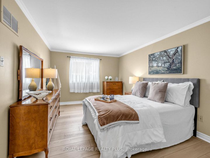Photo 22 at 4138 Marigold Crescent, Erin Mills, Mississauga