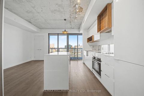 Photo 3 at 609 - 383 Sorauren Avenue, Roncesvalles, Toronto