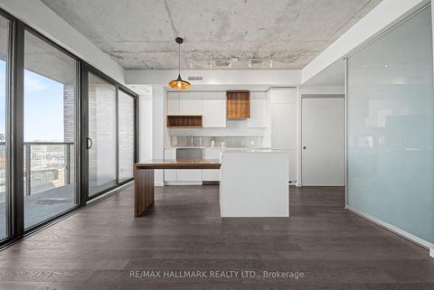 Photo 4 at 609 - 383 Sorauren Avenue, Roncesvalles, Toronto