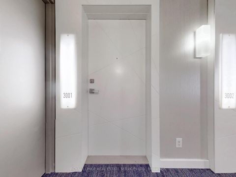 Photo 4 at 3001 - 14 York Street, Waterfront Communities C1, Toronto