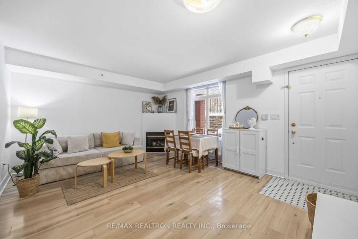 Photo 2 at 121 - 415 Jarvis Street, South St. James Town, Toronto