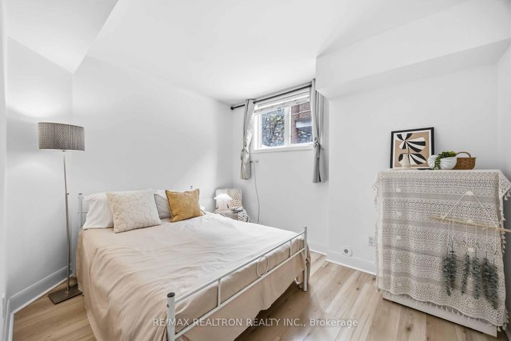 Photo 16 at 121 - 415 Jarvis Street, South St. James Town, Toronto