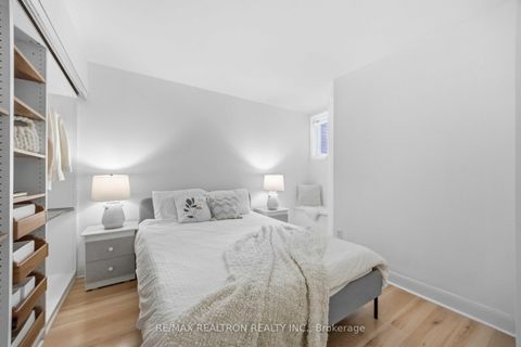 Photo 13 at 121 - 415 Jarvis Street, South St. James Town, Toronto