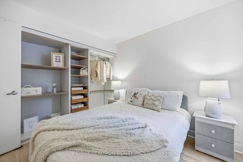 Photo 14 at 121 - 415 Jarvis Street, South St. James Town, Toronto