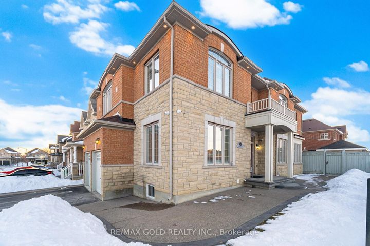 Photo 1 at 26 Drummondville Drive, Bram East, Brampton