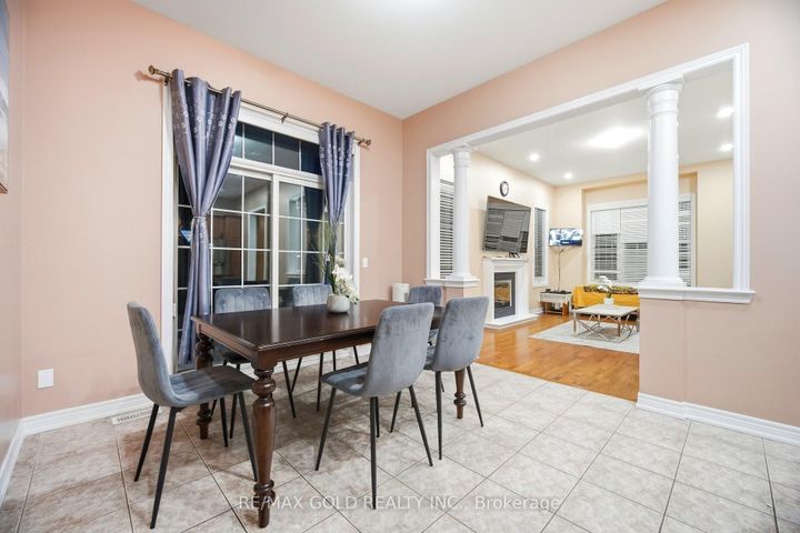 Photo 9 at 26 Drummondville Drive, Bram East, Brampton