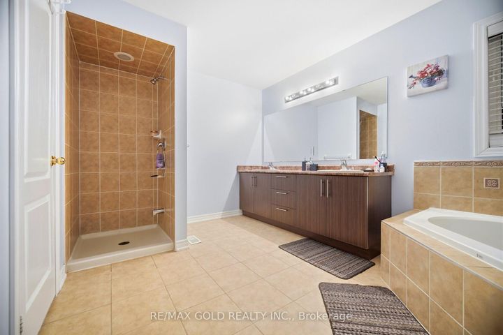 Photo 15 at 26 Drummondville Drive, Bram East, Brampton