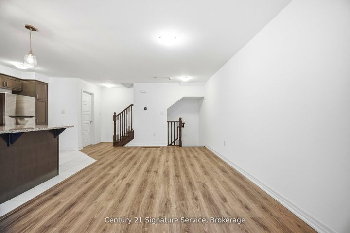 Photo 10 at 142 Christopher Road, GO Glenorchy, Oakville