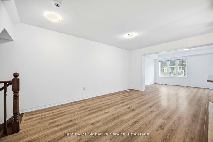 Photo 11 at 142 Christopher Road, GO Glenorchy, Oakville