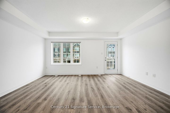 Photo 12 at 142 Christopher Road, GO Glenorchy, Oakville