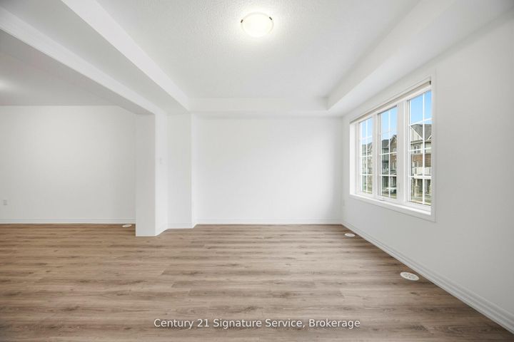 Photo 13 at 142 Christopher Road, GO Glenorchy, Oakville