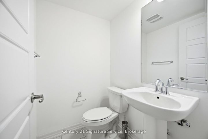 Photo 19 at 142 Christopher Road, GO Glenorchy, Oakville