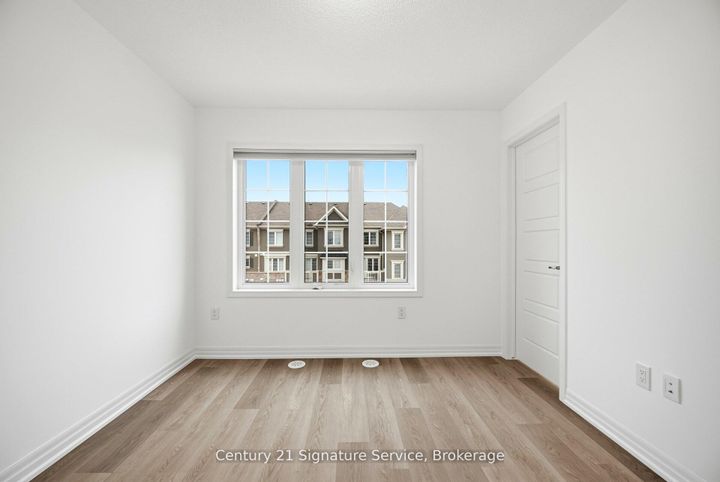 Photo 25 at 142 Christopher Road, GO Glenorchy, Oakville