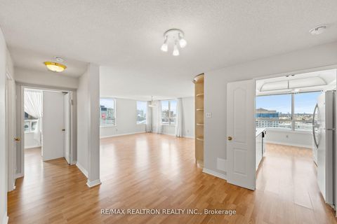 Photo 7 at 1112 - 7 Townsgate Drive, Yorkhill, Vaughan