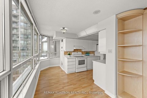 Photo 17 at 1112 - 7 Townsgate Drive, Yorkhill, Vaughan