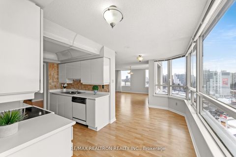 Photo 18 at 1112 - 7 Townsgate Drive, Yorkhill, Vaughan